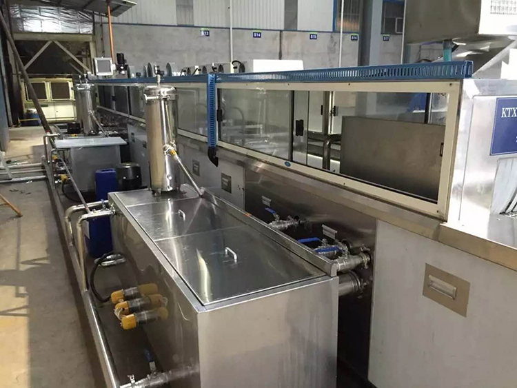 工業(yè)超聲波清洗機（粗清+精洗 、去污、除油、除銹、除蠟）支持非標(biāo)定做
工業(yè)超聲波清洗機